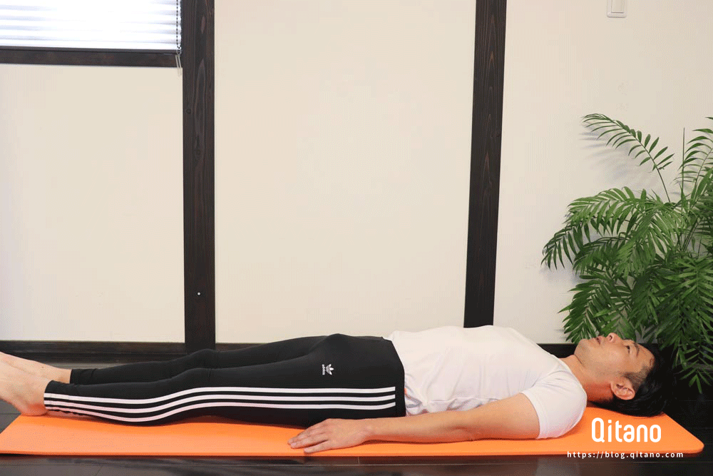 生理痛解消方の「片足上げ下ろし」で腹横筋エクササイズ体操